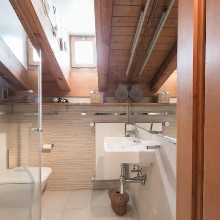 Amazing Penthouse In Apartman